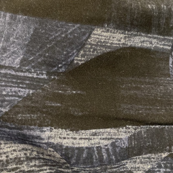 Lululemon | Invigorate Women's Blue Patterned Sports Bra - 10 - luxtreme - Picture 4 of 5